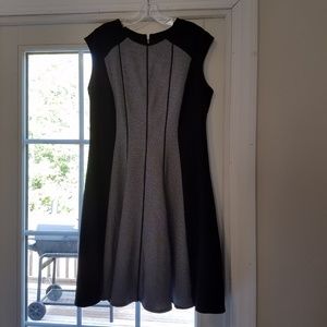 Price drop 🫳🎤Sandra Darren Dress